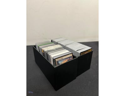 BULK LOT HOLDS A LARGE COLLECTION OF MAGIC: THE GA...