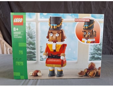 **UNRESERVED** LIFETIME COLLECTION OF LEGO PART... - Lot 130