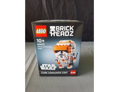 **UNRESERVED** LIFETIME COLLECTION OF LEGO PART... - Lot 304