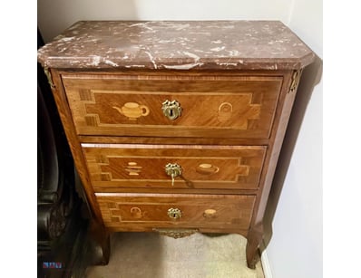 FRENCH C1870 CHEST OF DRAWERS

Transitional Style ...