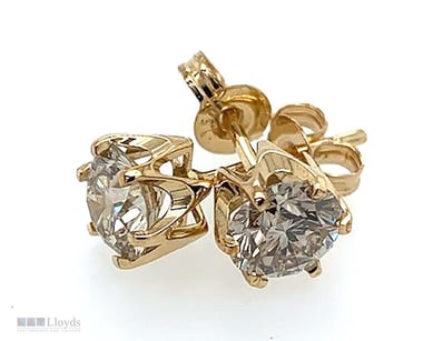 18CT YG NATURAL DIAMOND 6 CLAW STUDS 

Total Item ...