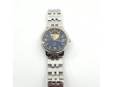 Designer Vault (A976) - Lot 551