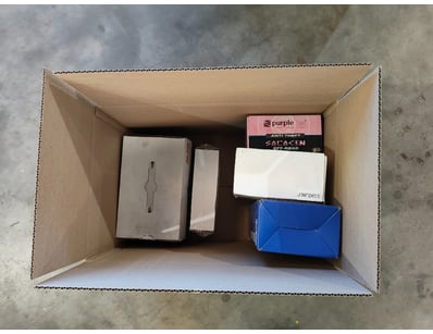 Bulk lot containing automotive and caravan accesso...