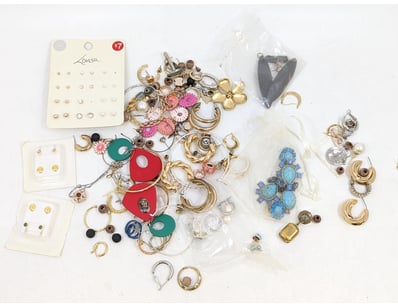 UNRESERVED Airport - Lost Property (A980) - Lot 292