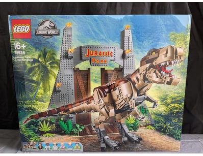 **UNRESERVED** LIFETIME COLLECTION OF LEGO PART... - Lot 110