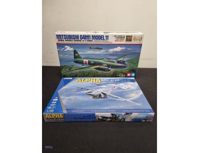 LOT OF 2 VINTAGE AIRCRAFT MODEL KITS - MITSUBISHI ...