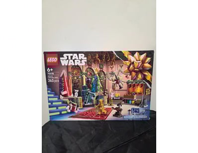 UNRESERVED COOKIES LIFETIME COLLECTION OF LEGO ... - Lot 577