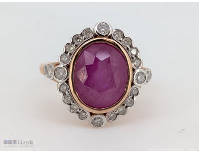 10CT ROSE GOLD RUBY AND DIAMOND RING

10Ct Rose Go...
