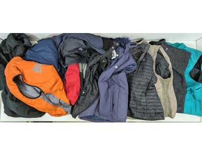 Entire Vintage Clothing Store Liquidation (ON11... - Lot 416