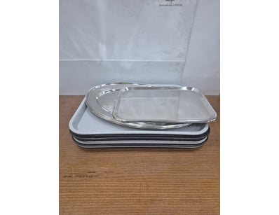 Lot of mixed dinner trays. 

Sold as lot

