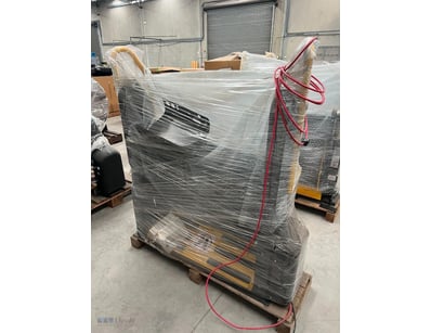 Un-Used Folding Platform Wheelchair Lift 

Inspe...
