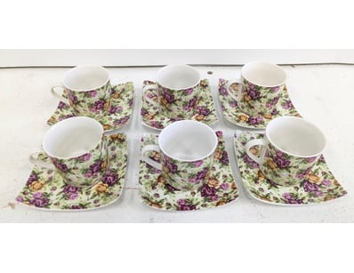 VINTAGE FLORAL TEA SERVICE SET - SIX CUPS AND SAUC...