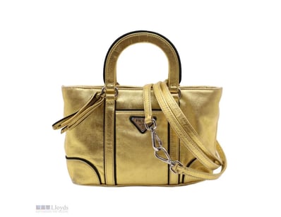 PRADA GOLD GALLERIA TOTE

Exterior Material
Leathe...