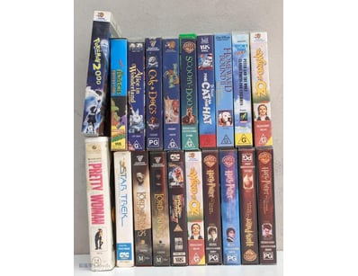 VINTAGE VHS VIDEO CASSETTE COLLECTION - WARNER BRO...