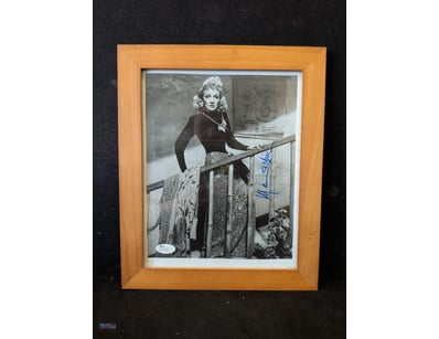 PSA/DNA CERTIFIED AUTOGRAPHED PHOTO OF ACTRESS MAR...
