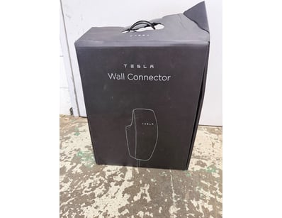 Tesla Wall Connector charging unit in original pac...
