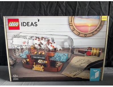 **UNRESERVED** LIFETIME COLLECTION OF LEGO PART... - Lot 180