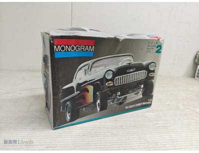 Model kit, 1955 Chevy street machine model 1:24

M...