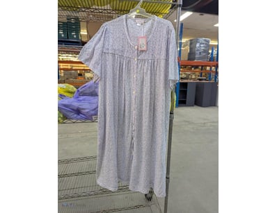 RRP: $69.95, Shrank Poly/Cotton Nightgown, size 24...