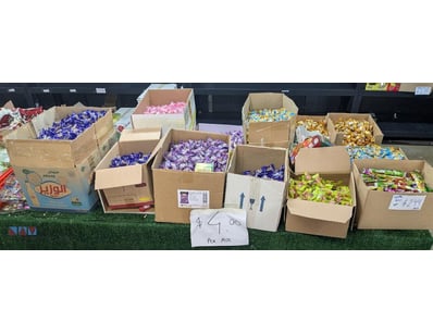 Assorted confectionery items - includes Tofflair, ...
