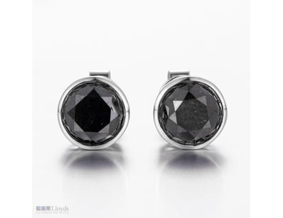 14CT WHITE GOLD BLACK DIAMOND STUD EARRINGS      
...