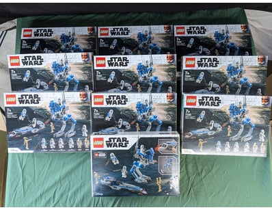 **UNRESERVED** LIFETIME COLLECTION OF LEGO PART... - Lot 347