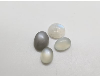 19.2CT MOONSTONE GEMS

655266+64


