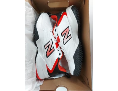 New Balance CK4020F6 Cricket Shoes for men, size 8...