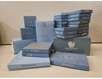 Antiques, Vintage & Interior Treasures (A1005) - Lot 869