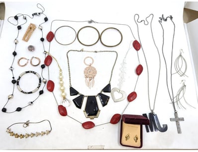 Curios & Collectables (A969) - Lot 1560