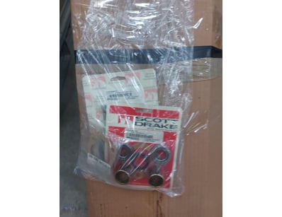 <p><strong>Steering Box, Complete with Linkages an...