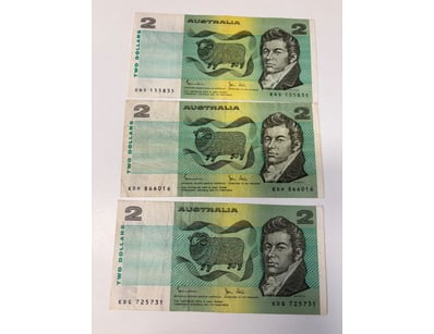 AUSTRALIAN TWO DOLLAR NOTES, R88 (F)

CV: $4 EAC...