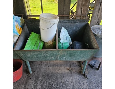 Feeding trough, metal construction

Onsite

Locati...