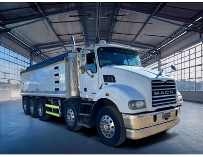 <b>2014 Mack Trucks Metroliner CSMR 8x4 Tipper Tru...