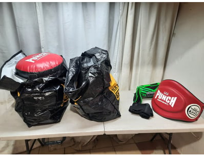 Comprehensive boxing and fitness equipment

SOLD A...