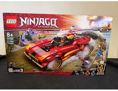 **UNRESERVED** LIFETIME COLLECTION OF LEGO PART... - Lot 598