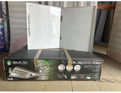1x Solis Tek Digital lighting Solismax80
1x Large...
