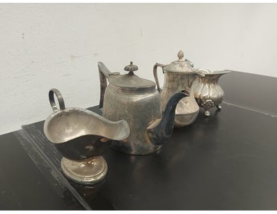 The Curio Collection (A1001) - Lot 2057