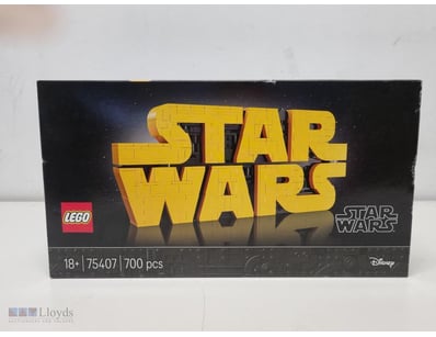 LEGO STAR WARS SET 75407 - 700 PIECE COLLECTIBLE D...