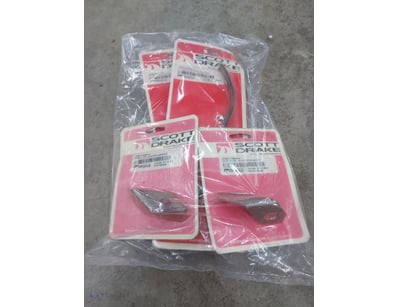 <p><strong>Front Bumper Guard Trim and Brackets - ...