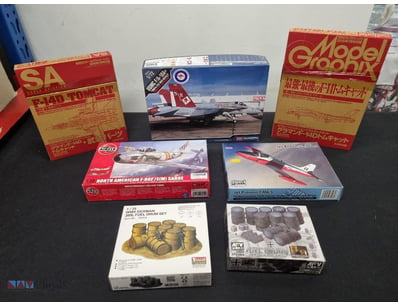 COLLECTION OF SCALE MODEL AIRCRAFT KITS AND ACCESS...