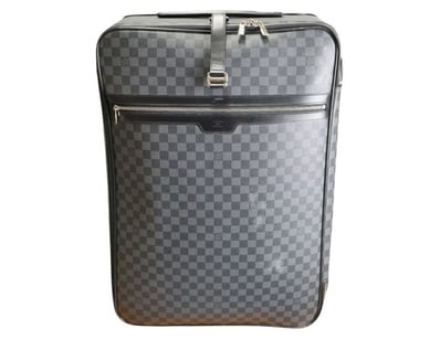 Designer Vault (A985) - Lot 7050