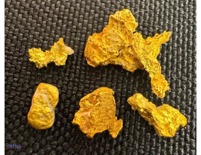 0.895 GRAMS AUSTRALIAN GOLD NUGGETS

Dimensions: H...