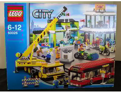 **UNRESERVED** LIFETIME COLLECTION OF LEGO PART... - Lot 668