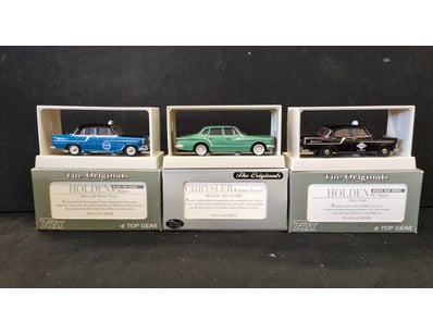 3X TRAX THE ORIGINALS MODEL CARS

Item Size: Hei...