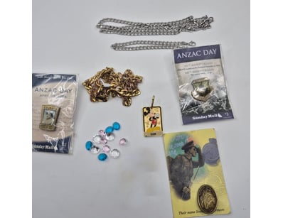 Curios & Collectables (A976) - Lot 1013