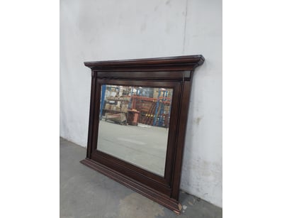 UNRESERVED Luxury Kangaroo Point Estate Furnitu... - Lot 289