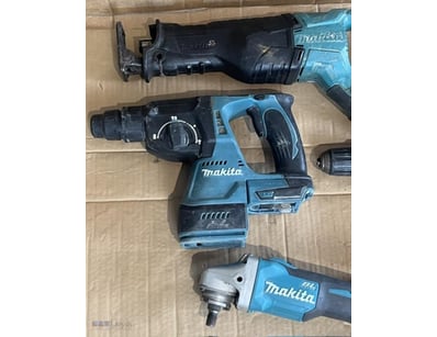 Cordless Makita 18V tools. 1 x DHR242 rotary hamme...
