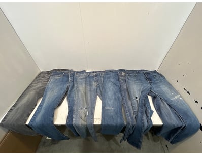 Entire Vintage Clothing Store Liquidation (ON11... - Lot 152