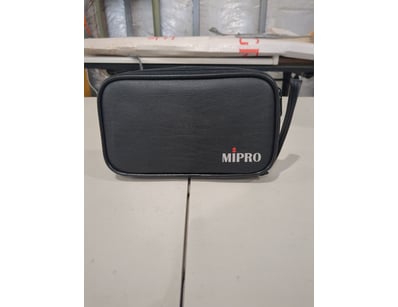 MIPRO MTG-100Ra portable wireless microphone syste...